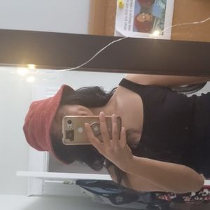 Urban Outfitters - Bucket hat